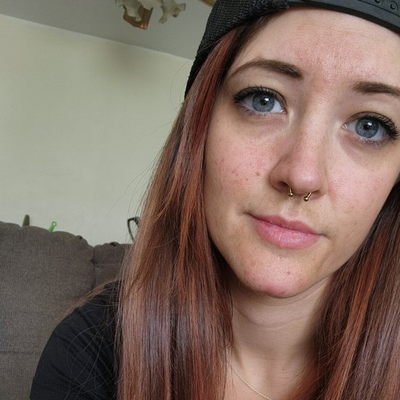 Meet your Posher, Michelle - Picture 1 of 1